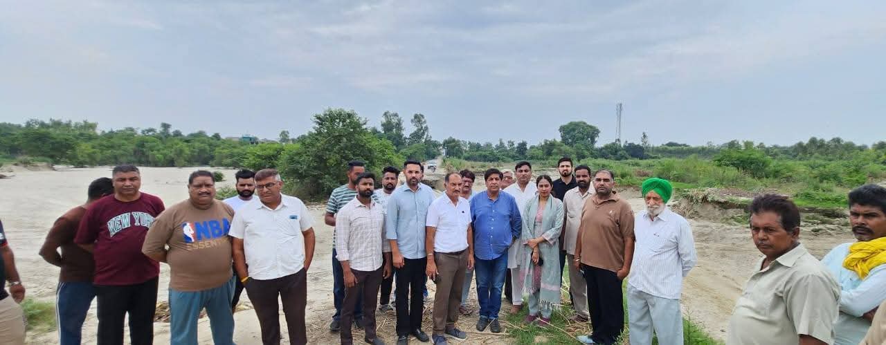 MLA Jimpa inspected culverts and culverts.